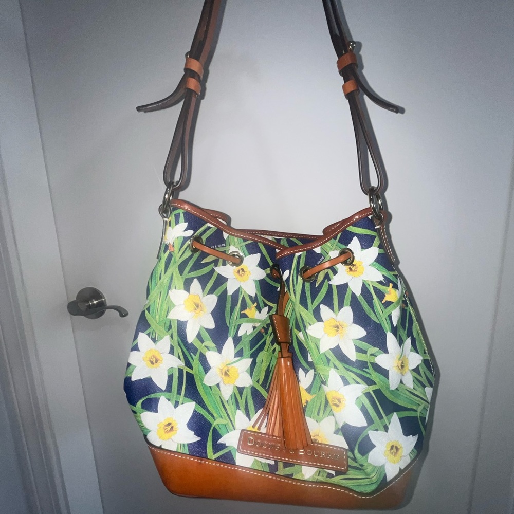 DOONEY & BOURKE Purse and DAFFODIL Flowers Blue Drawstring Bucket Tassel Bag